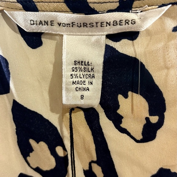 Diane von Furstenberg Silk Leopard Wrap Blouse – Size 8, NWT - Picture 2 of 5